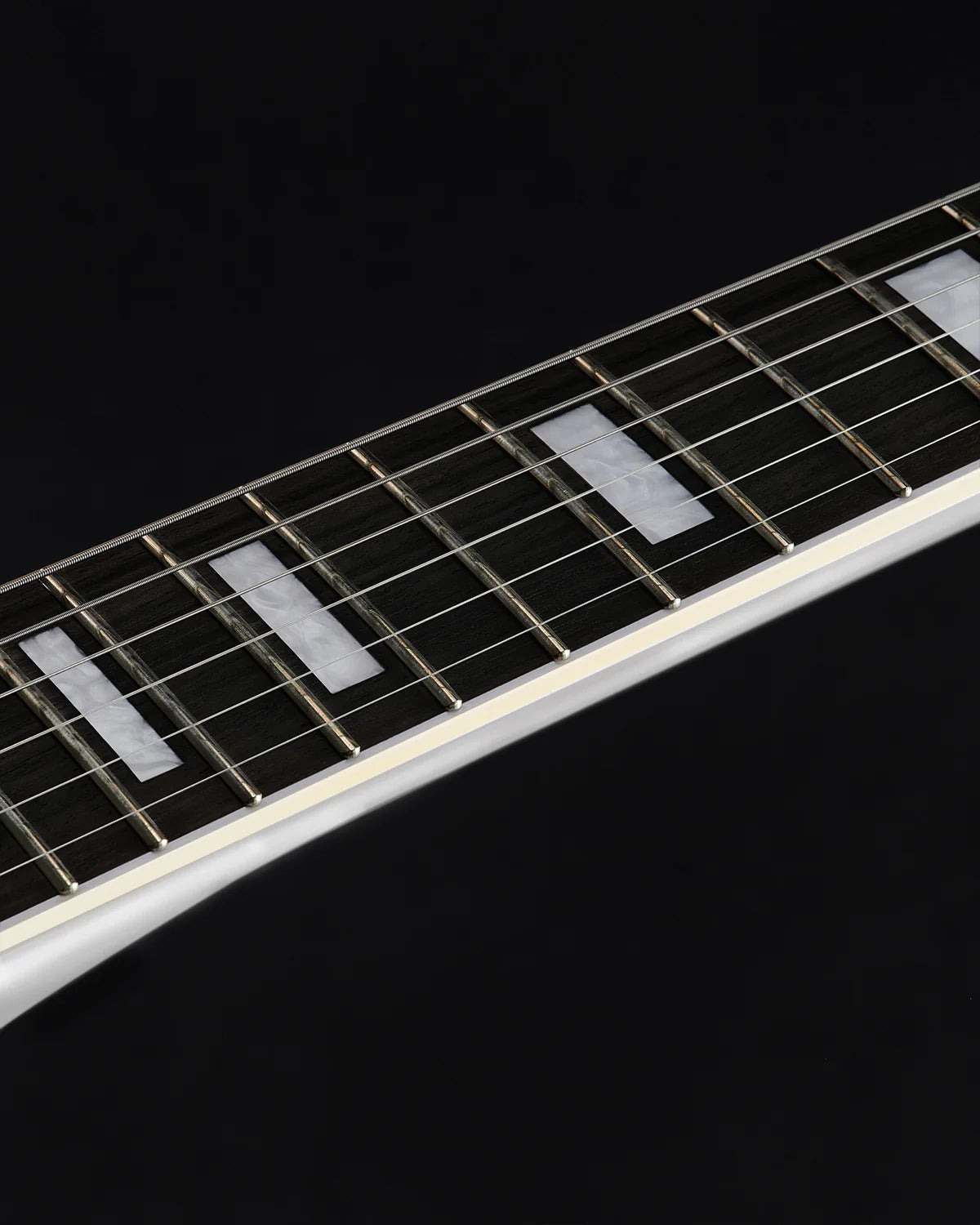 WestCreek Revenge Right Handed Electric Guitar (white)